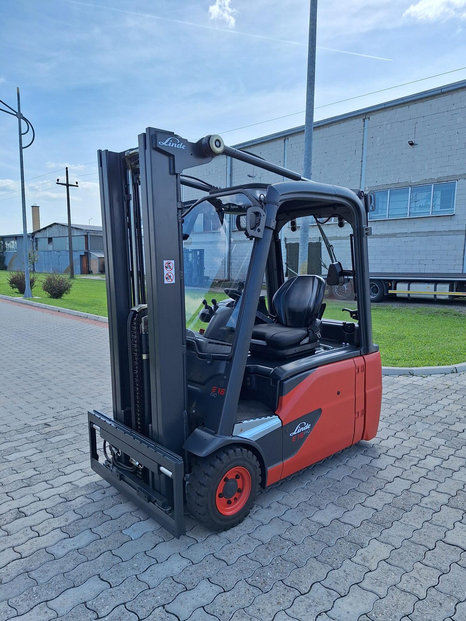 E16L-02 EVO (2)